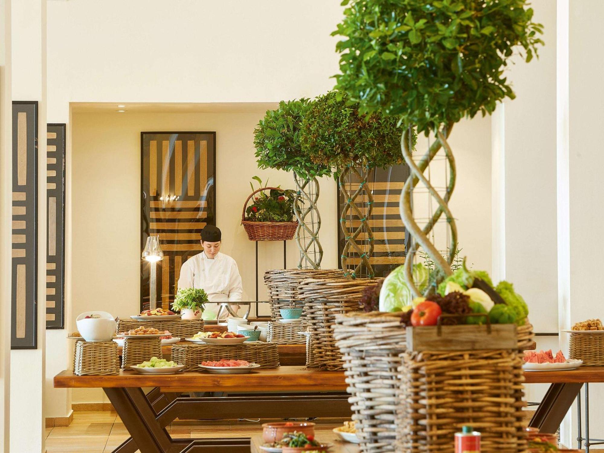 Grecotel Luxme Oasis At Riviera Olympia & Aqua Park Loutra Kyllinis Bagian luar foto